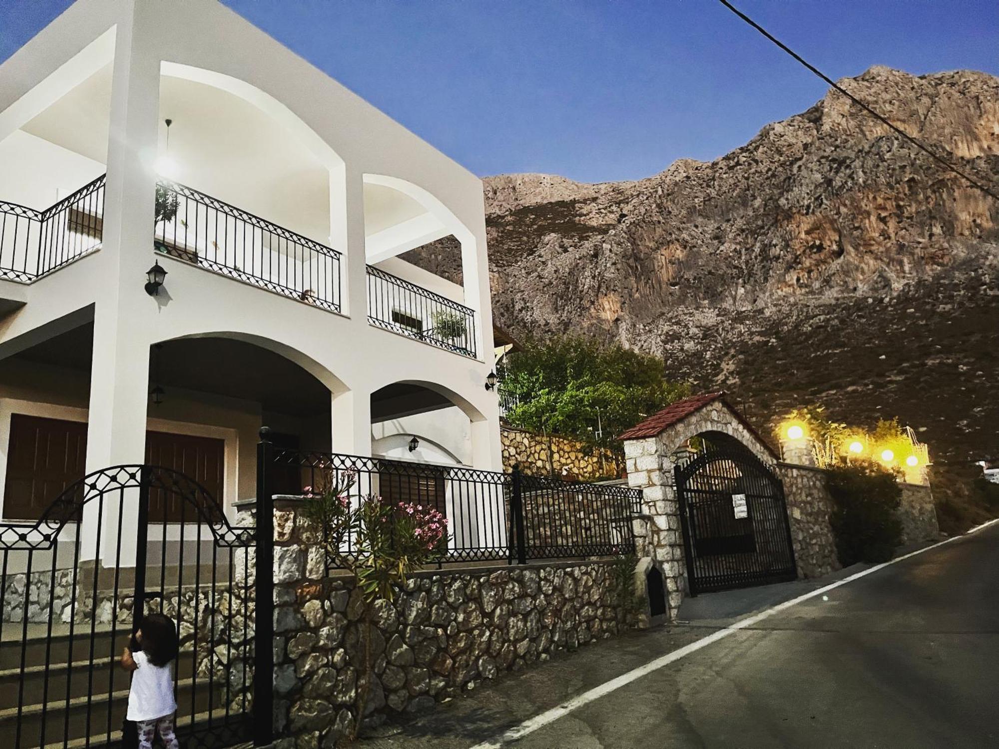 Villa-Skalia / Kalymnos House Exteriör bild